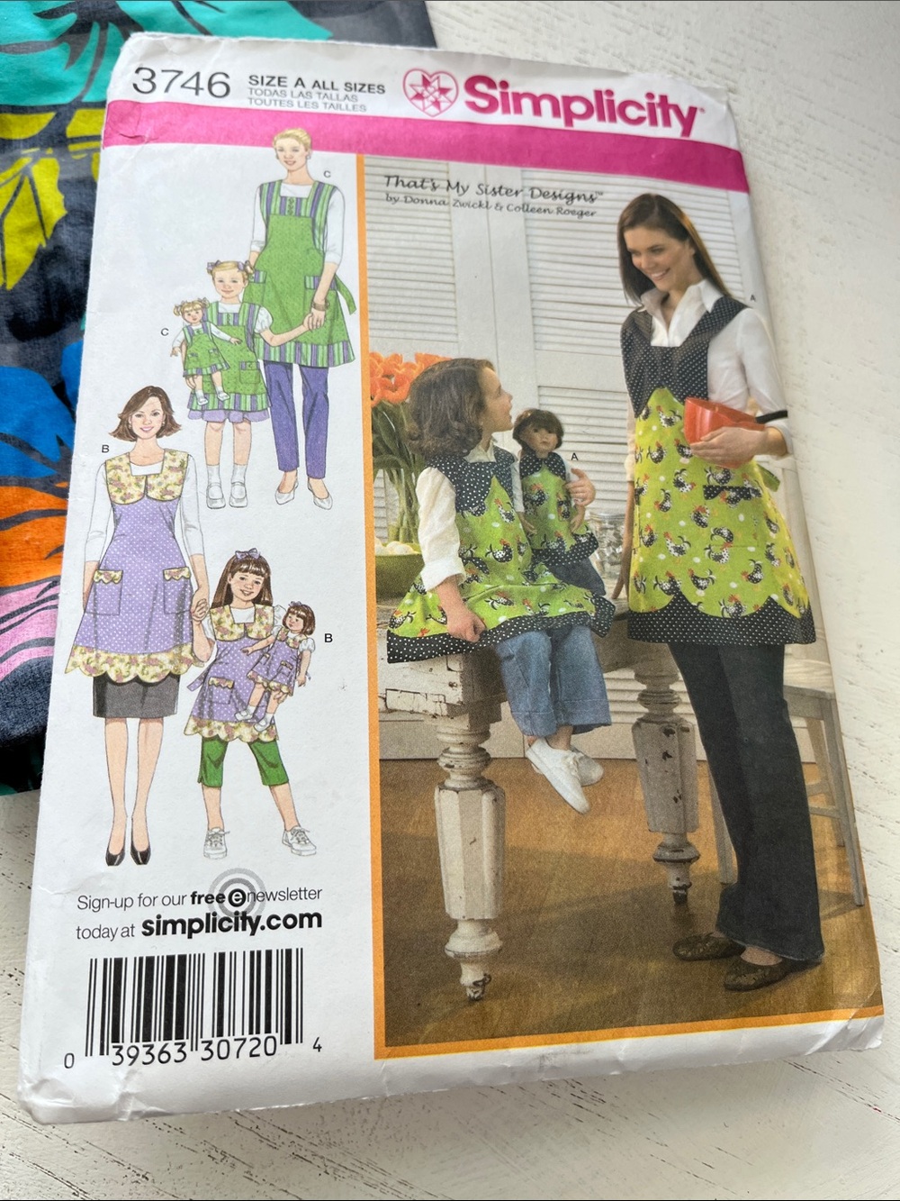 Sewing Pattern Simplicity Apron 3746